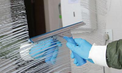 日常家居浴室衛(wèi)生間的鏡子清潔怎么做？