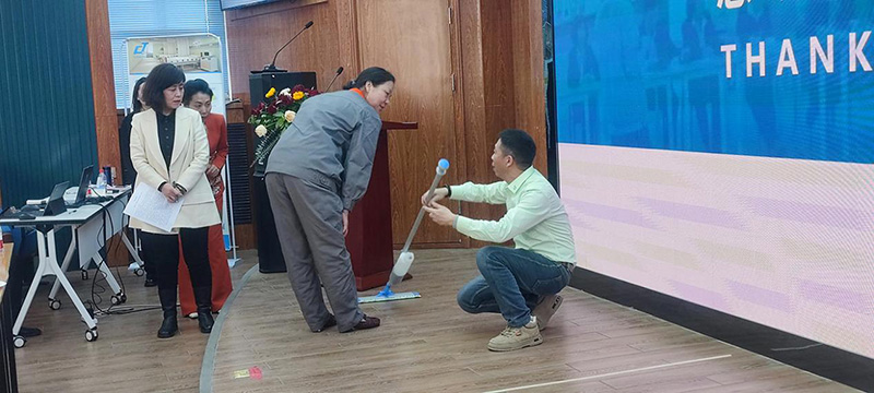 “施達(dá)公司向甘肅省人民醫(yī)院分享醫(yī)院保潔標(biāo)準(zhǔn)化的理念及落地案例的實踐經(jīng)驗