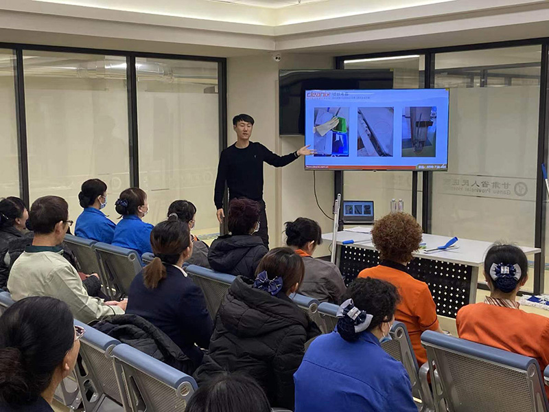 “施達(dá)公司向甘肅省人民醫(yī)院分享醫(yī)院保潔標(biāo)準(zhǔn)化的理念及落地案例的實踐經(jīng)驗