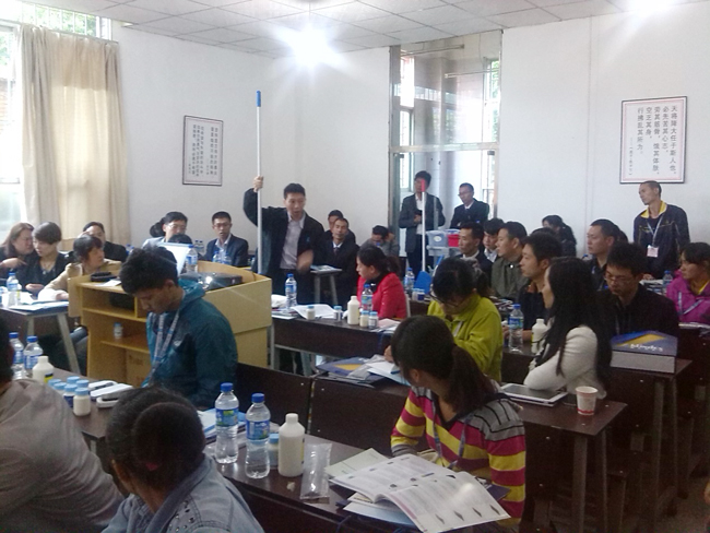 2013年9月，我司產(chǎn)品經(jīng)理赴昆明進(jìn)行CT施達(dá)清潔工具系統(tǒng)課程培訓(xùn)
